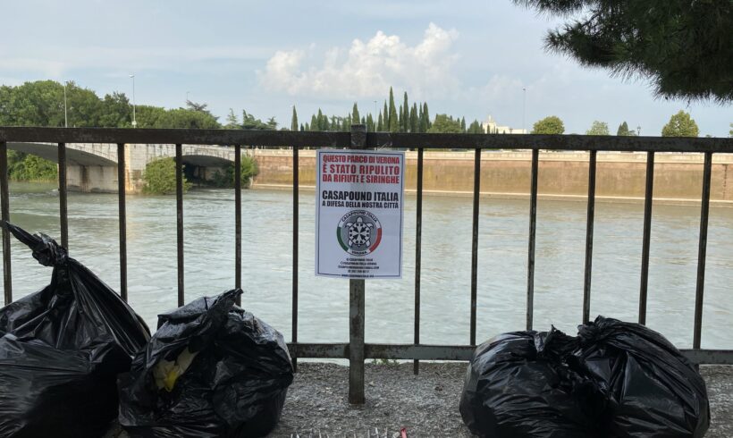 Verona, CasaPound riqualifica il parco in Lungadige Capuleti da immondizia e degrado