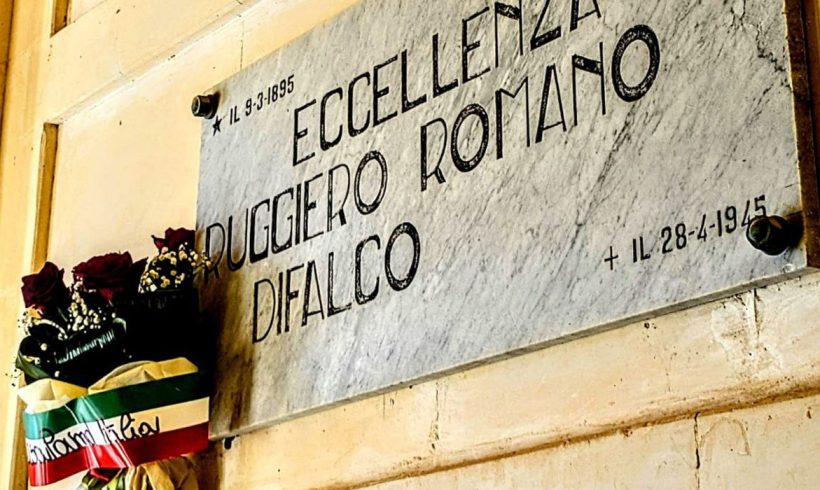 CasaPound omaggia Ruggiero Romano a Noto CasaPound omaggia Ruggiero Romano a Noto